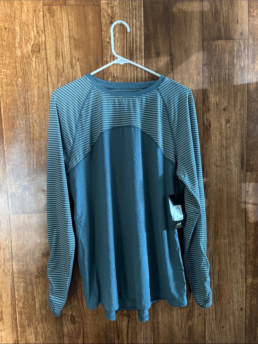 NWT Avia Teal Long Sleeve with White Stripe Accents